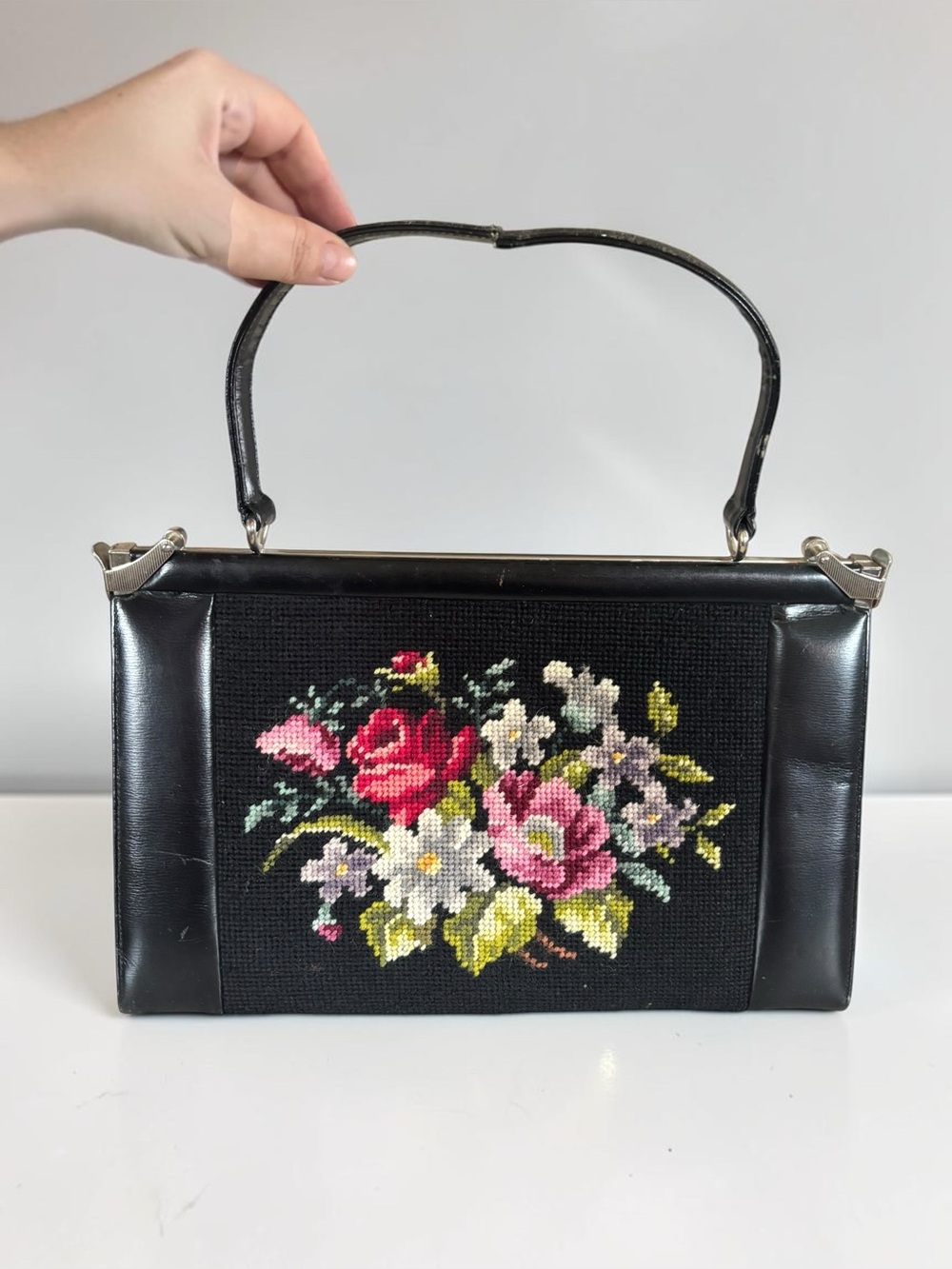 Vintage Floral Needlepoint Handbag Mid Century Kiss Lock Purse